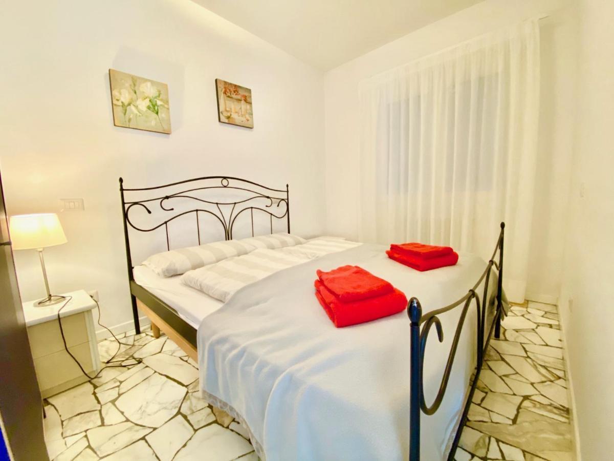 Appartamento Buresso Porto Valtravaglia Exterior foto